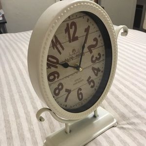 Country style clock